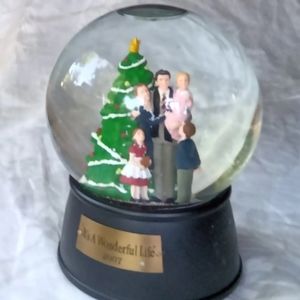 It's a wonderful Life snow music globe box